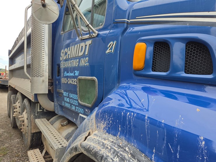 #3224-•-2006-sterling-st-9500-quad-axle-dump-truck-image-15