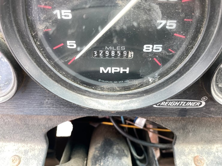 #1467-•-2000-freightliner-box-truck-(has-mn-title)-image-23