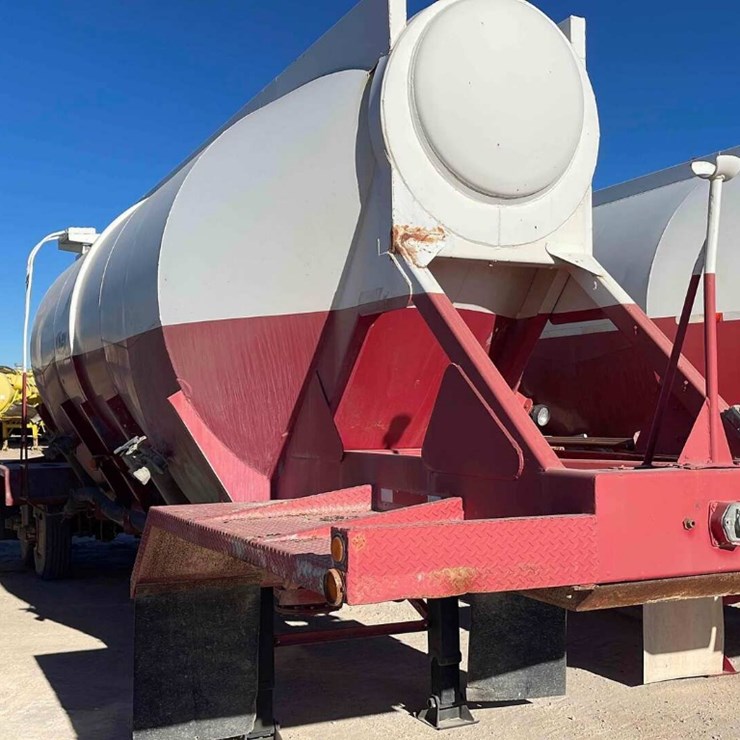 1980 BOYD PNEUMATIC DRY BULK TRAILER