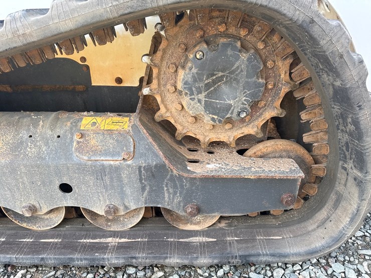 2019-bobcat-t595-image-51