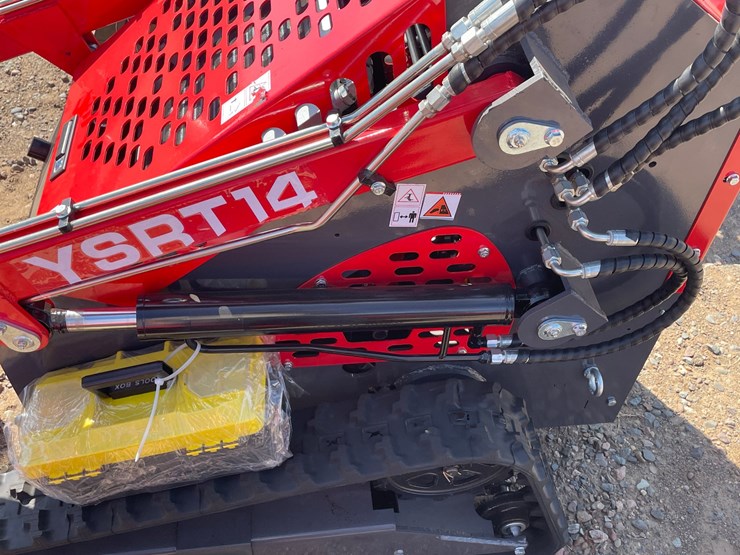 #5502-•-2026-agt-skid-steer-loader-image-13