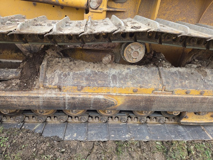 2004-deere-650h-xlt-image-49