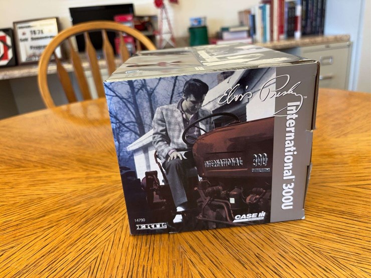 1/16-international-300-utility-elvis-presley-edition-image-9