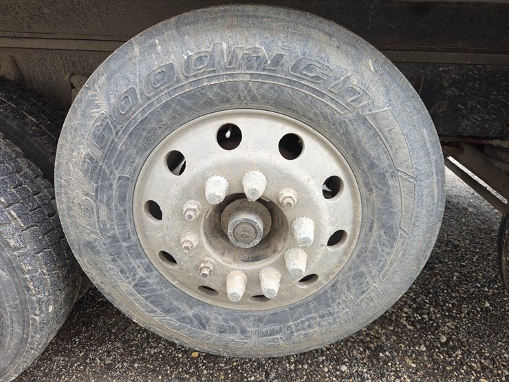 #3224-•-2006-sterling-st-9500-quad-axle-dump-truck-image-82