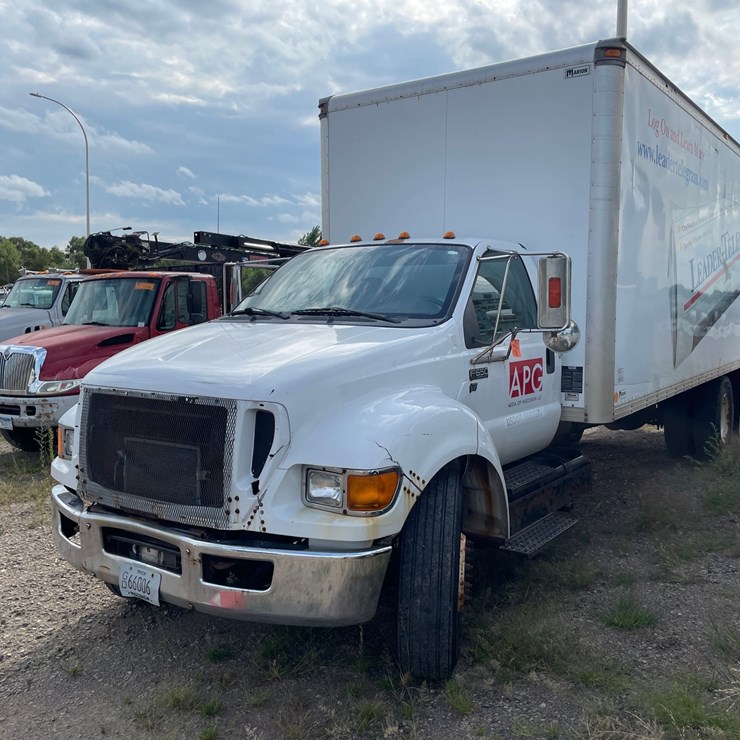 2015 FORD F650