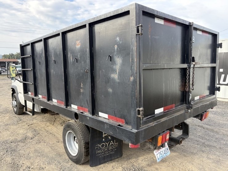 2003-gmc-3500-image-6