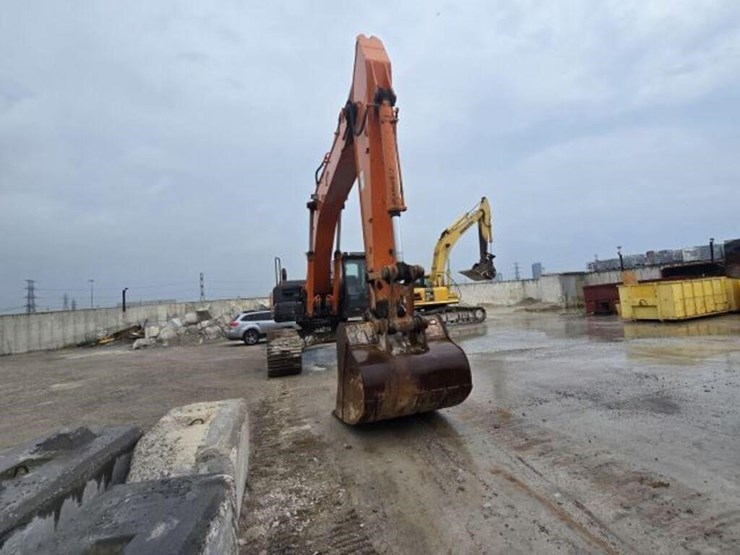 2012-hitachi-zx350-lc-image-4