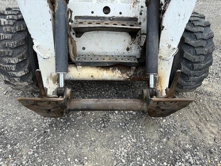 2005-bobcat-s250-image-11