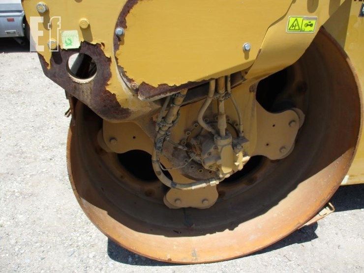 2012-caterpillar-cb54-image-13