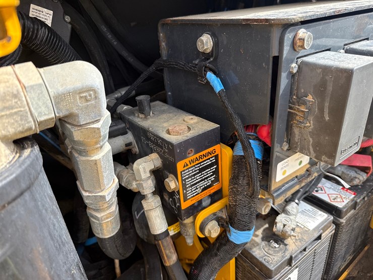 2014-deere-750k-lgp-image-32