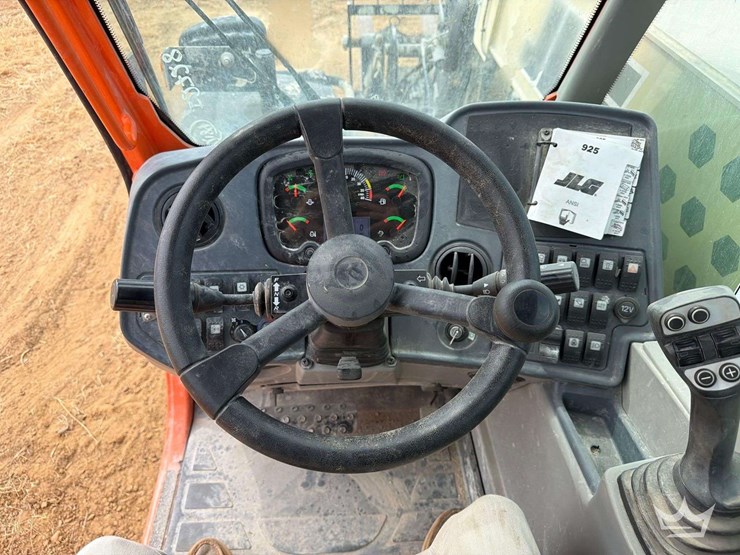 2024-jlg-ag925-8,000lbs-rough-terrain-telehandler-image-44