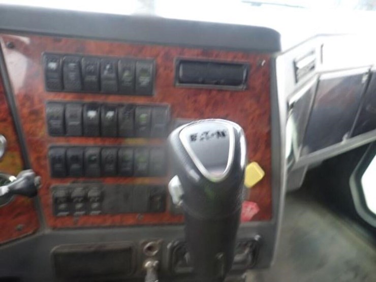2007-western-star-4900-image-12