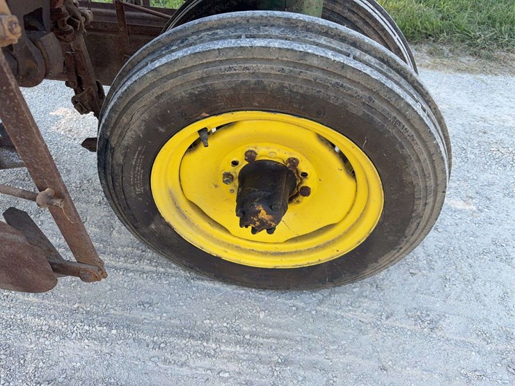 john-deere-b-image-17
