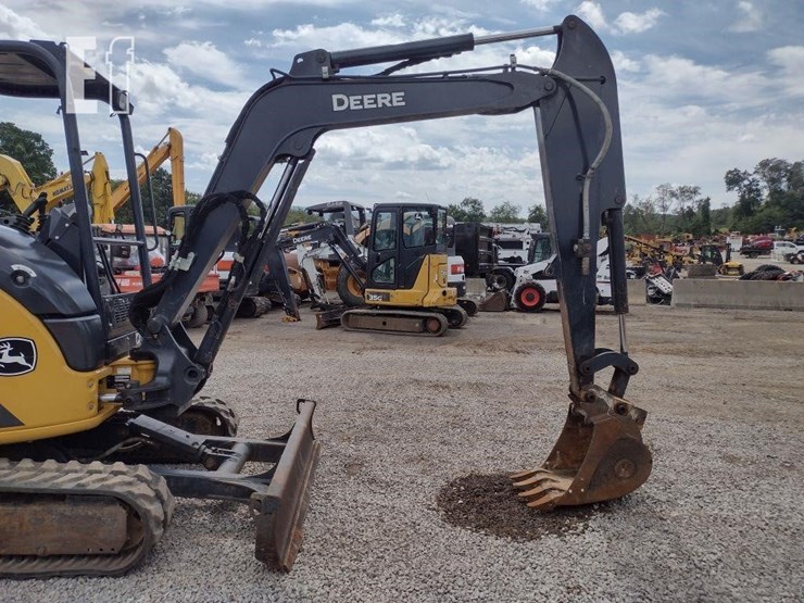 2021-deere-35g-image-25