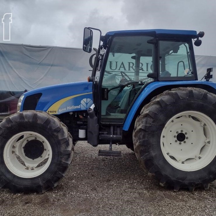 2011 NEW HOLLAND T5070