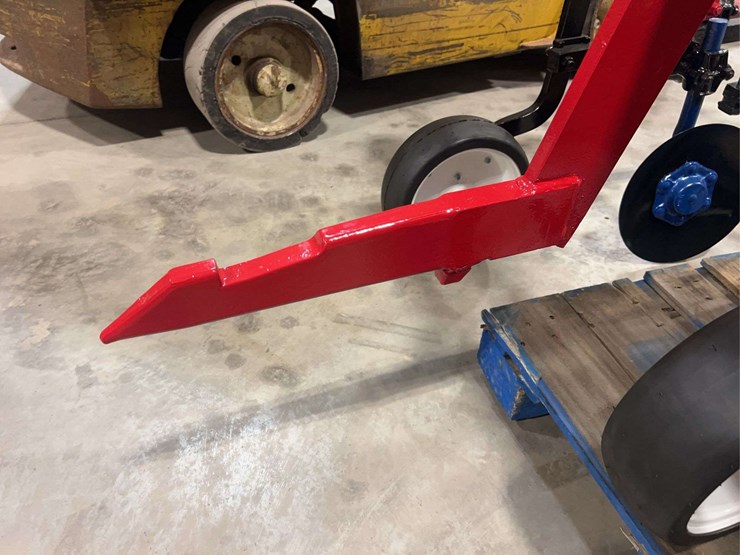 international-harvester-two-row-fast-hitch-hiller-cultivator-image-4