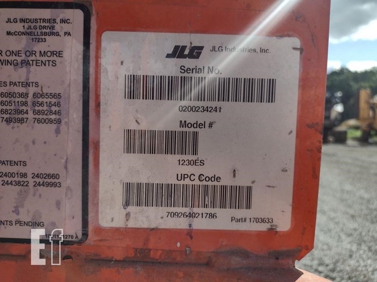 2014-jlg-1230es-image-5