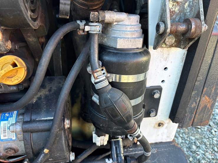 2019-bobcat-t595-image-43