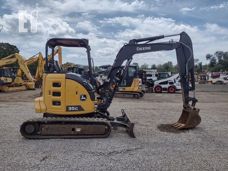 2021-deere-35g-image-3