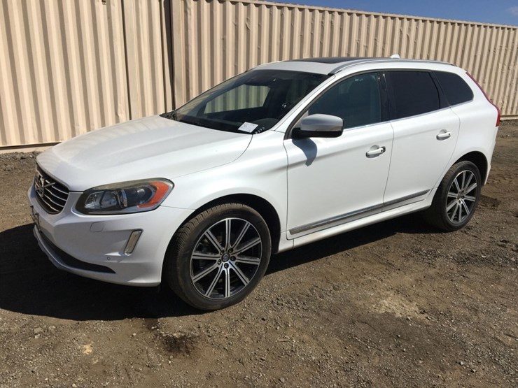 2017-volvo-xc60-image-1