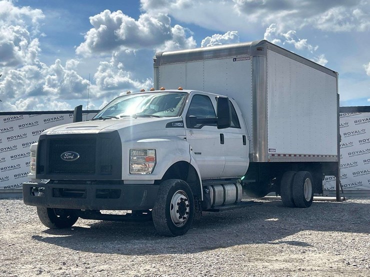 2017-ford-f650-image-1
