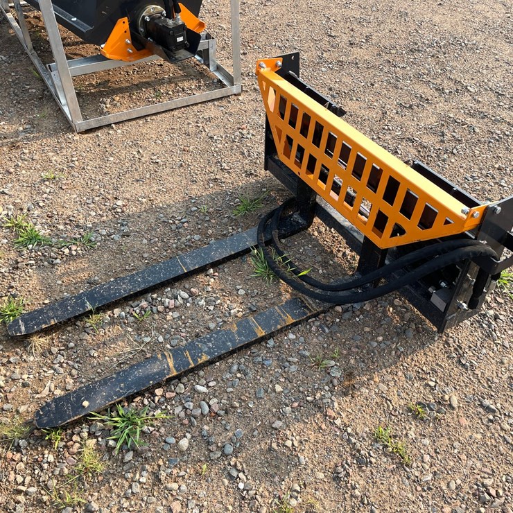 #2008 • 2026 Unused Land Honor Heavy Duty Hydraulic Fork and Frames