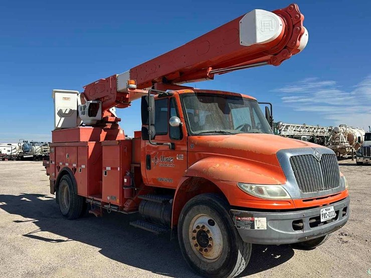2005-international-durastar-4400-image-2
