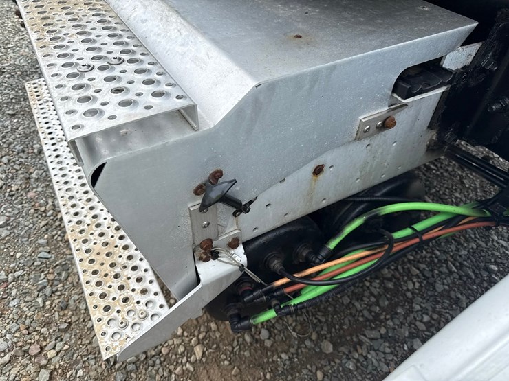 2020-international-hx520-image-29