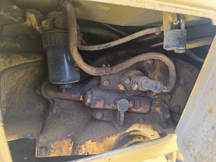 2002-caterpillar-d6m-lgp-image-90