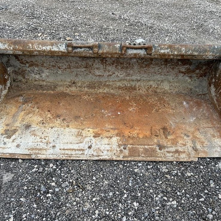 72" Smooth Skid Steer Bucket