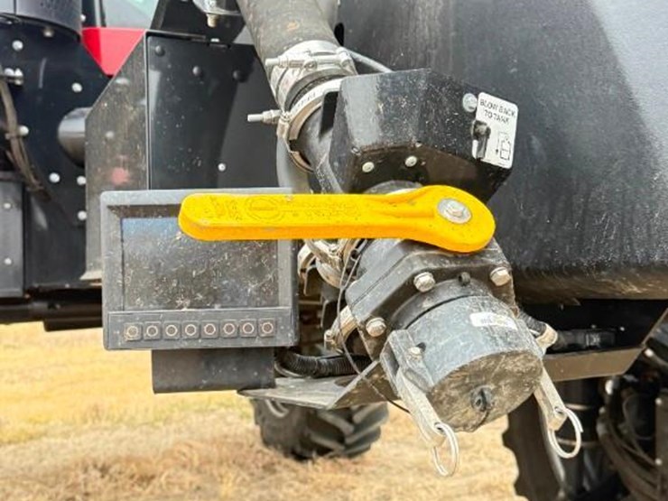 2024-case-ih-trident-5550-image-23