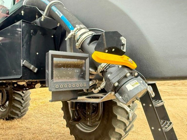 2024-case-ih-trident-5550-image-21