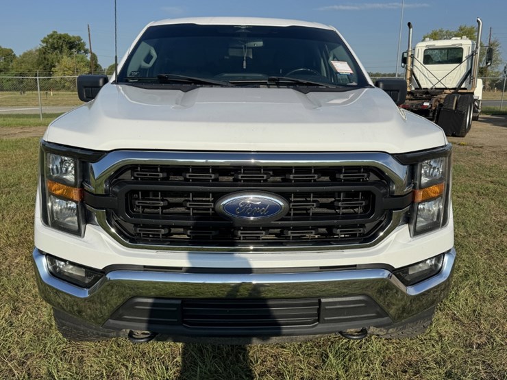 2023-ford-f150-xlt-image-2