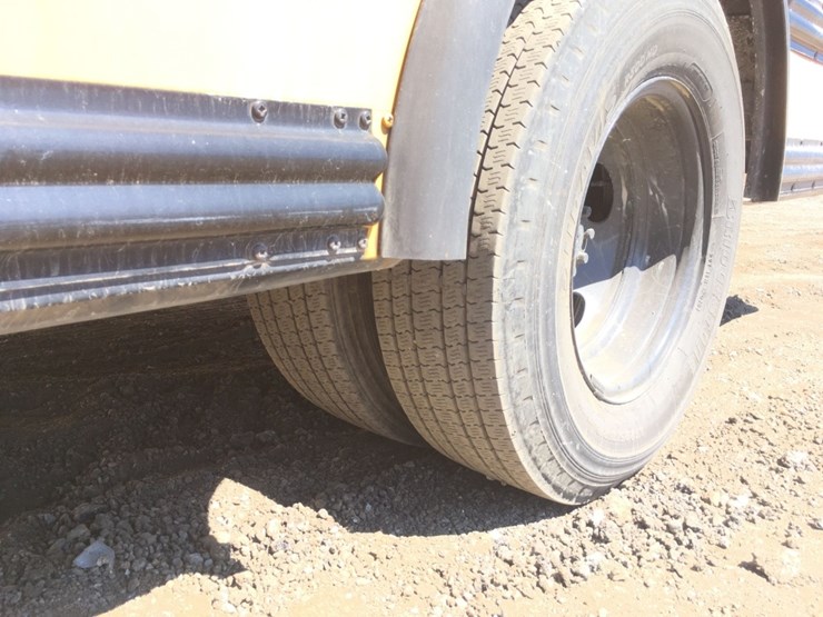 2015-ford-e450-image-13