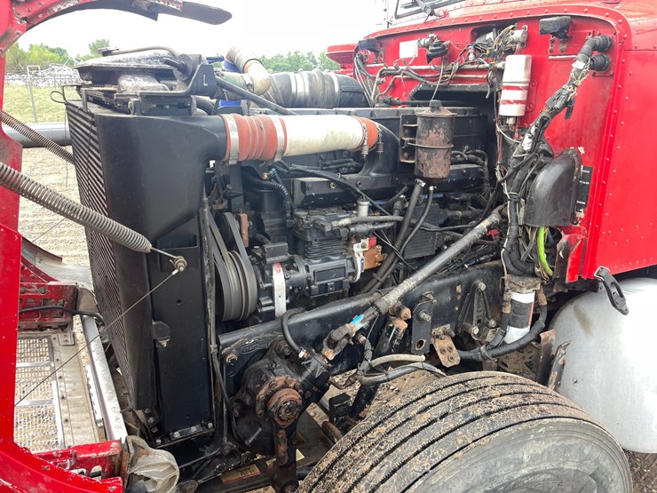 1999-peterbilt-379-image-27
