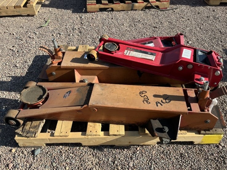 pallet-of-floor-jacks-image-4