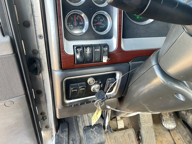 2006-kenworth-t800b-image-48