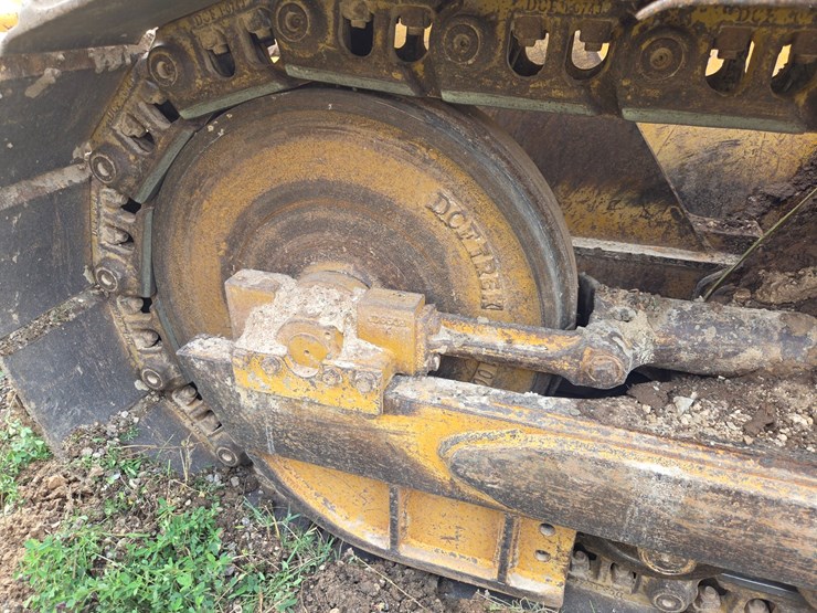 2004-deere-650h-xlt-image-48