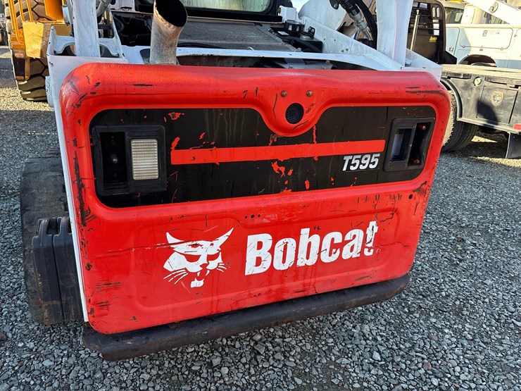 2019-bobcat-t595-image-13