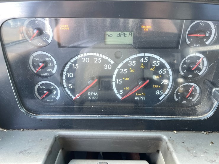 #1455-•-2003-sterling-salt-truck-(has-mn-title)-image-44