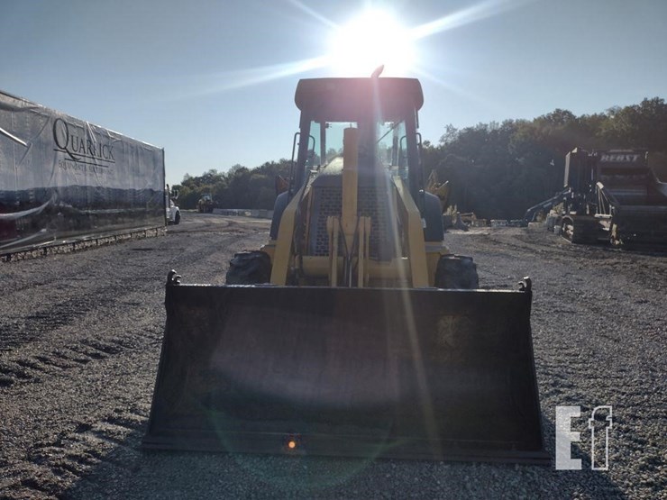 2003-deere-310sg-image-2