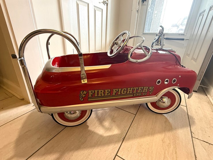 #1011-•-vintage-fdny-fire-fighter-pedal-car---engine-23-image-4