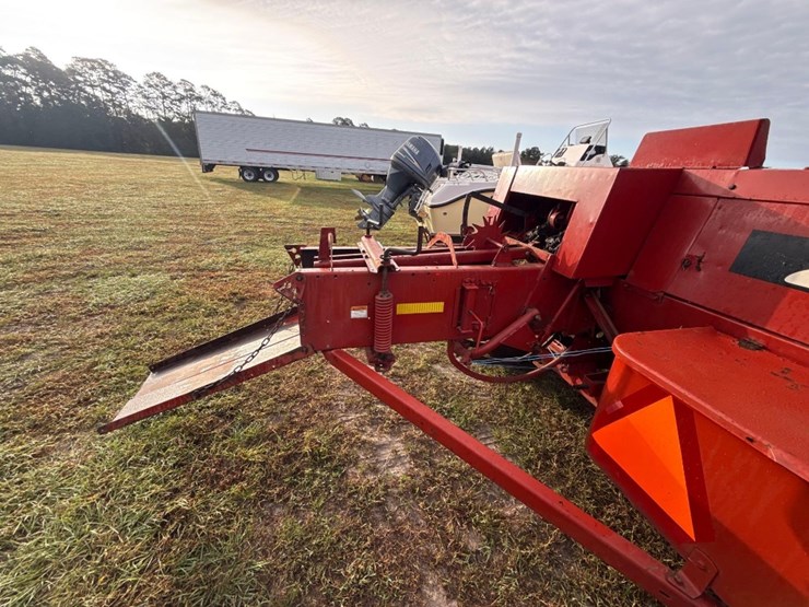 new-holland-575-image-11
