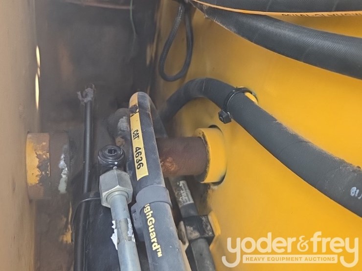 2019-caterpillar-226d-image-27