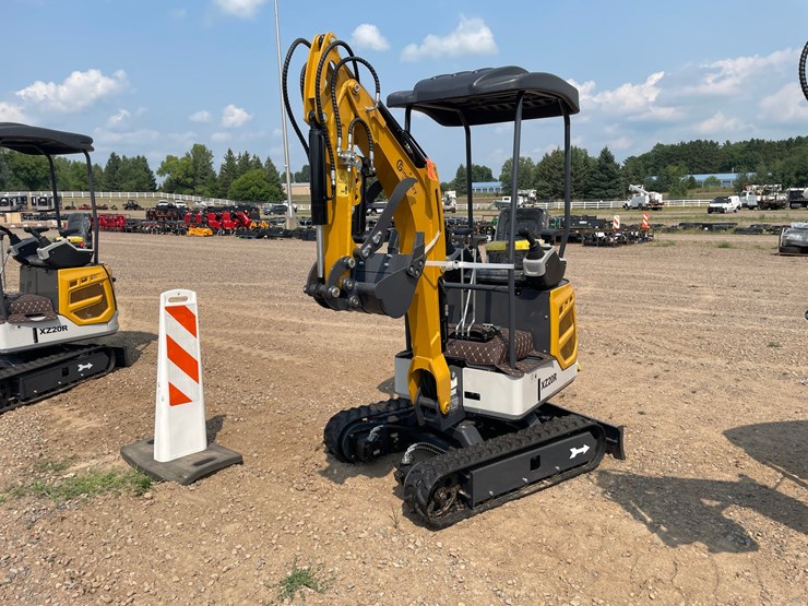 #5545-•-2025-xz20r-mini-excavator-image-1