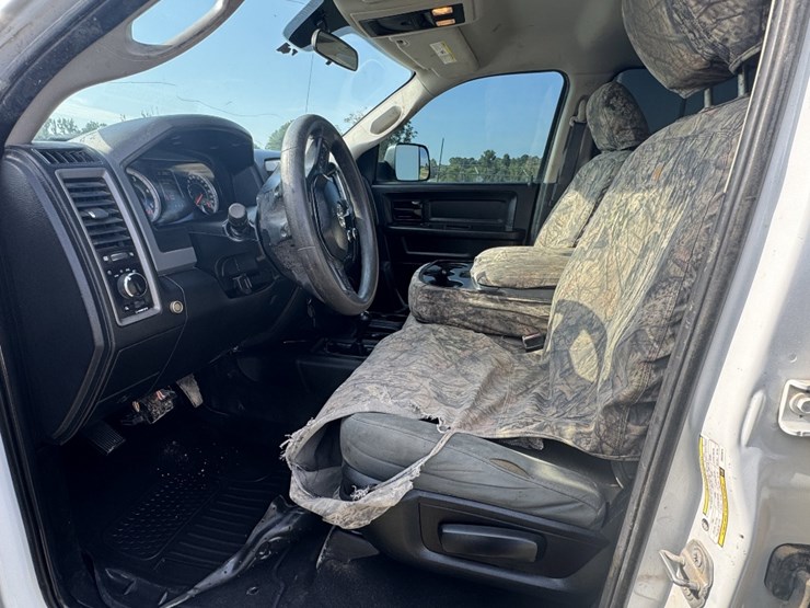 2018-dodge-3500hd-image-9
