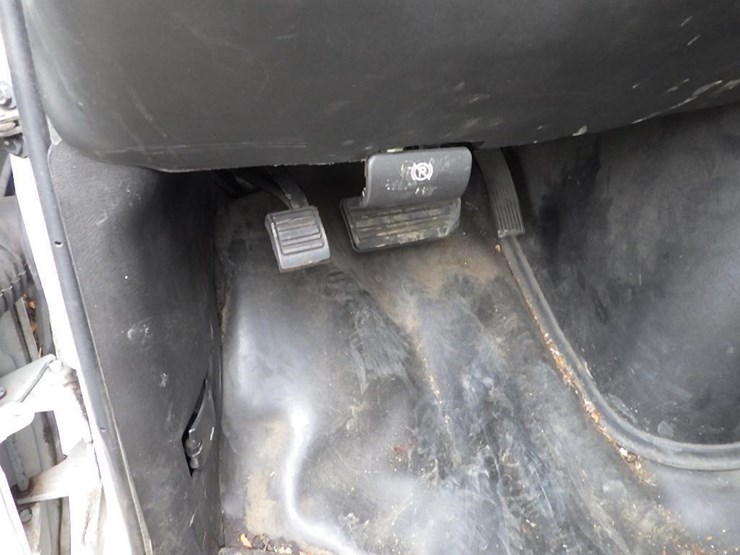2016-utility-van-image-44