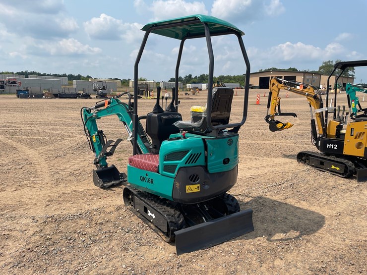 #5537-•-2026-qk16r-mini-excavator-image-2