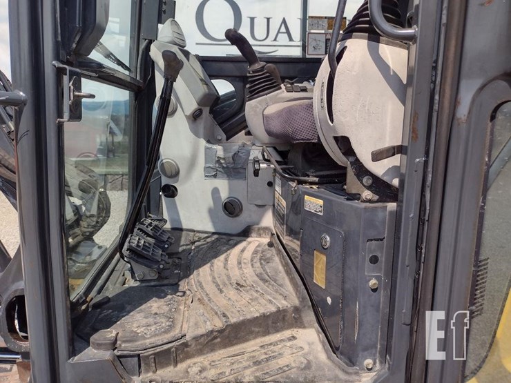 2014-deere-35g-image-11