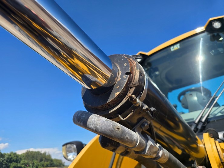 2016-caterpillar-930m-image-25